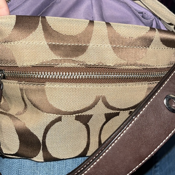 Coach purse! In Excellent used condition! π - Picture 12 of 16